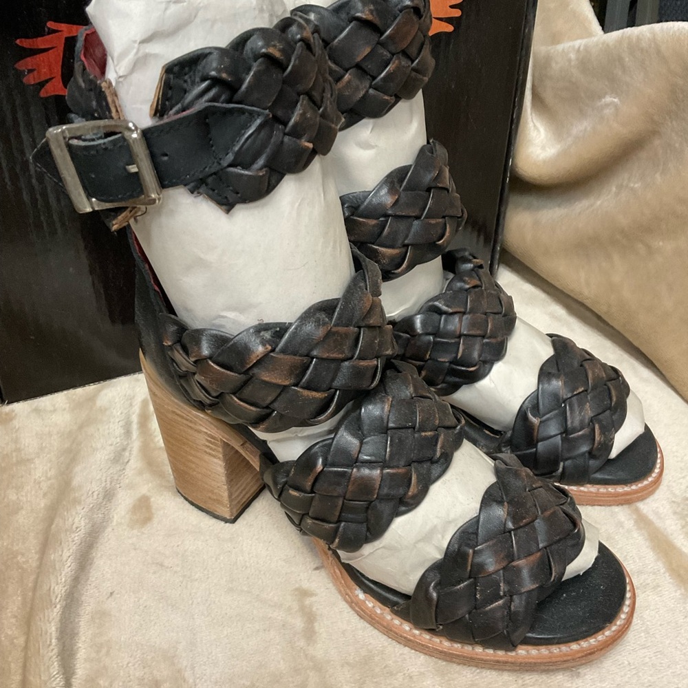 FREEBIRD BY STEVEN BAYOU INTERWOVEN LEATHER STRAPPY SANDALS IN BLACK SIZE 8 - Picture 5 of 11